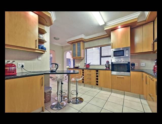 5 BEDROOM HOUSE FOR SALE IN GLENVISTA